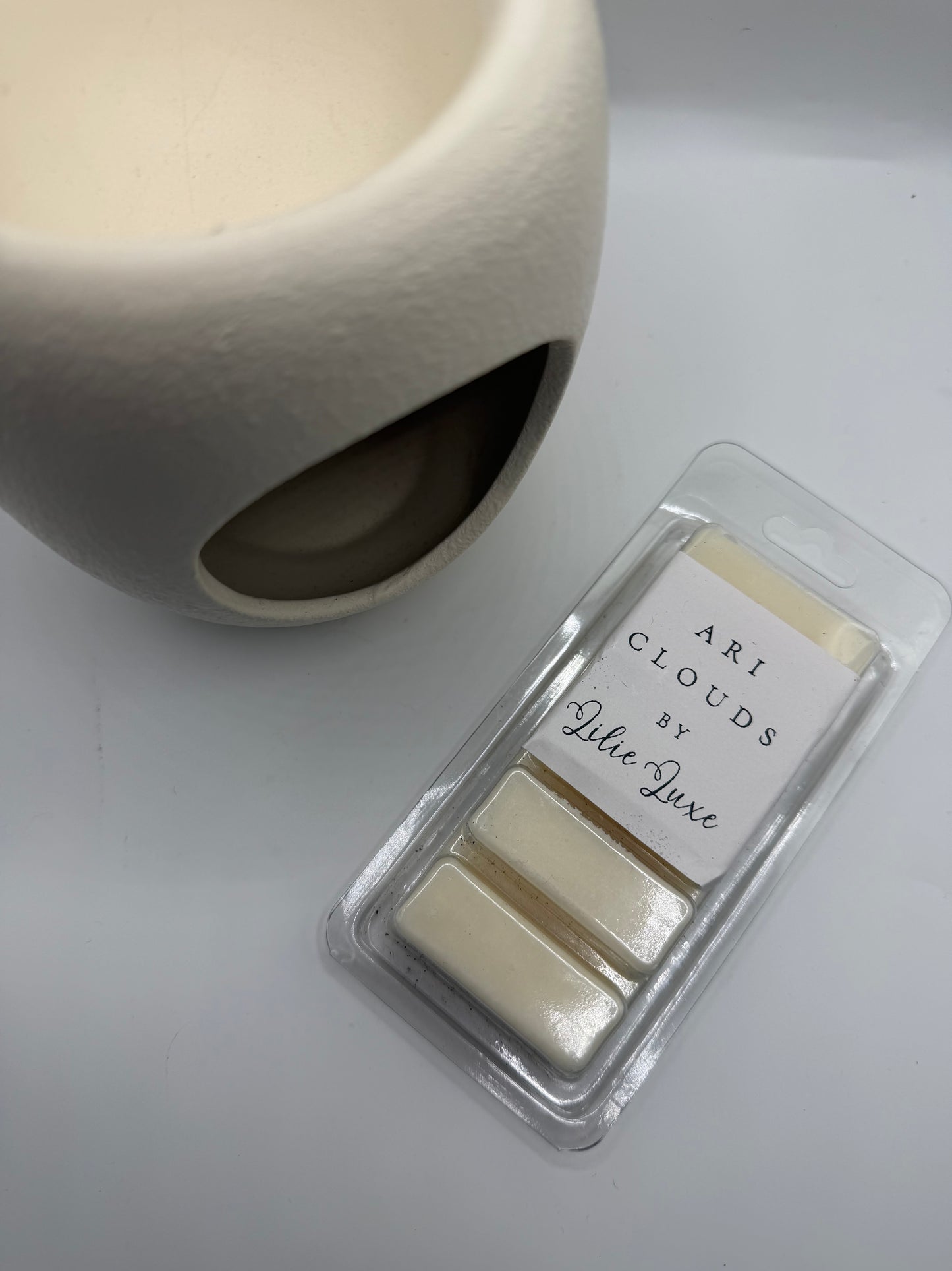 Ari Clouds XL Luxe Clamshell