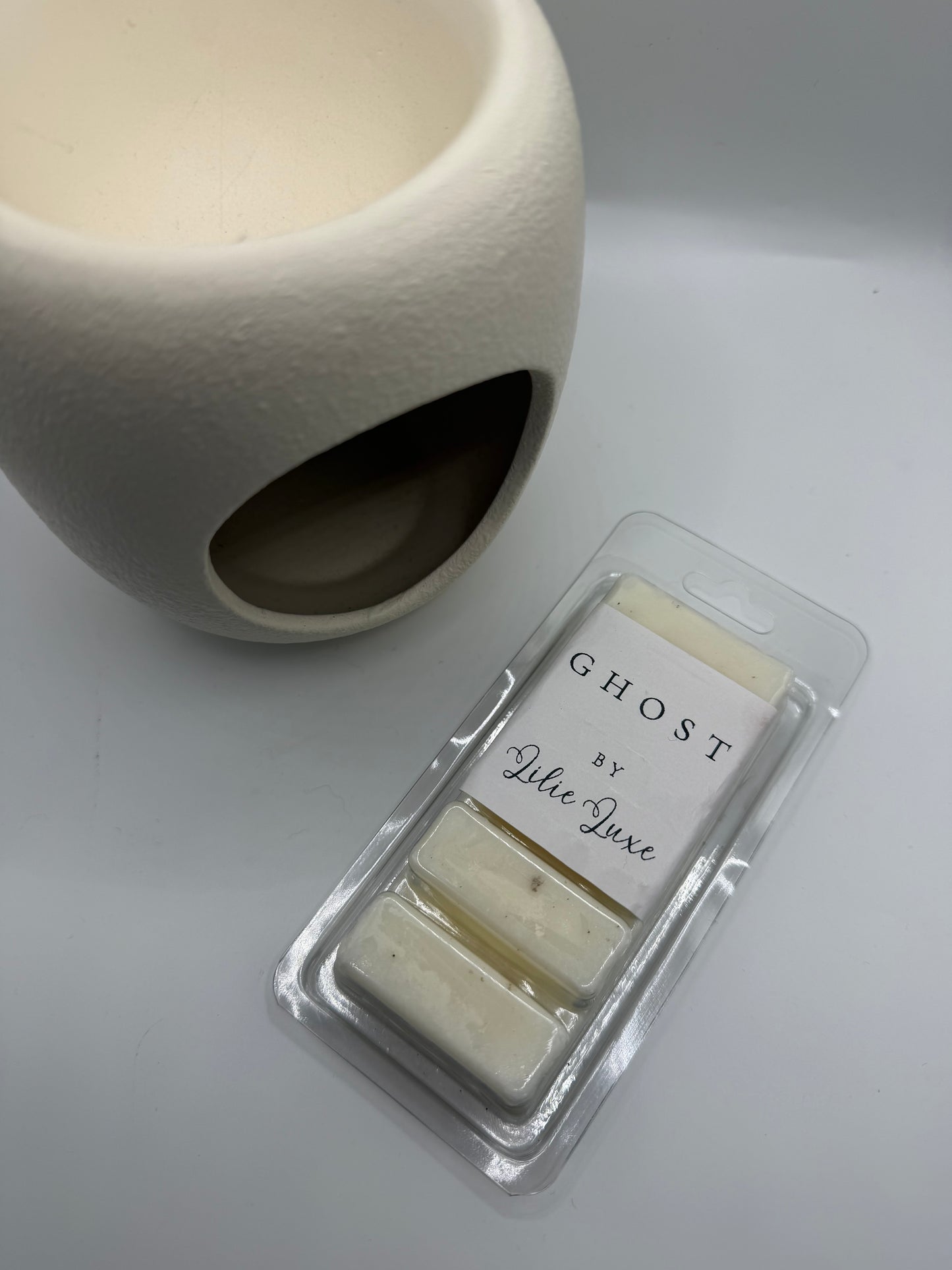 Ghost XL Luxe Clamshell