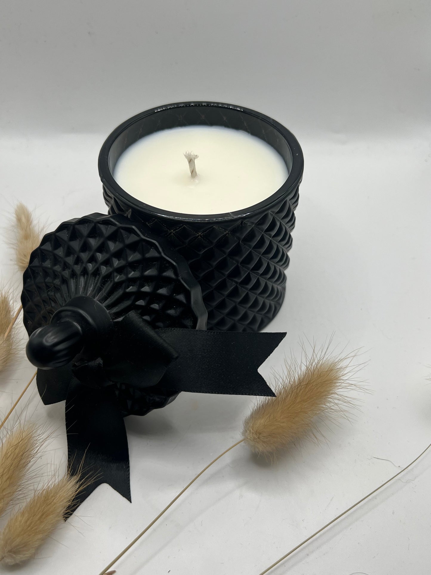 Snow Angel 240g Geo Matte Black Candle