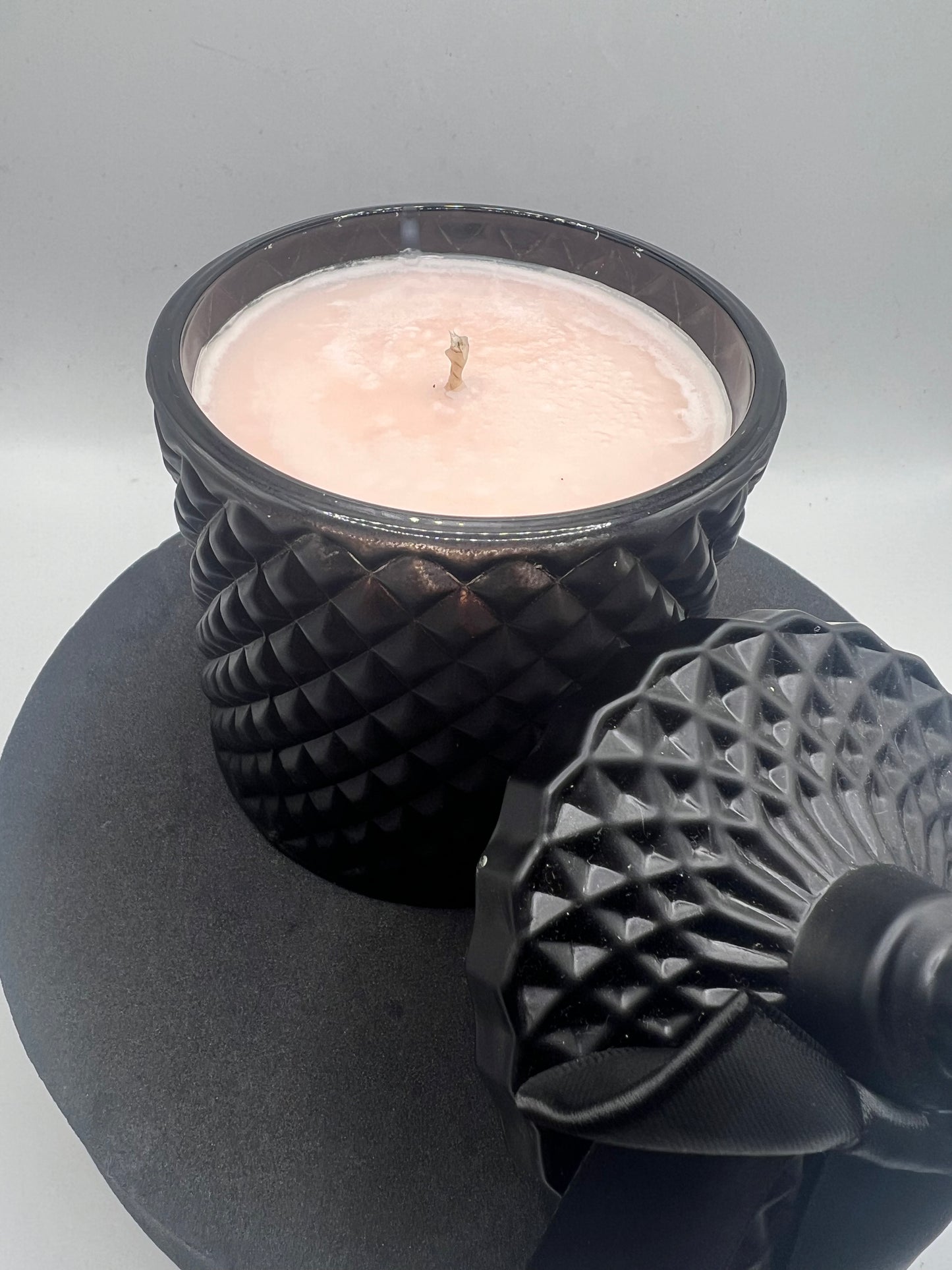 Geo XL Candle - Lenny Frosted Eucalyptus & Peony Blossom - 240g