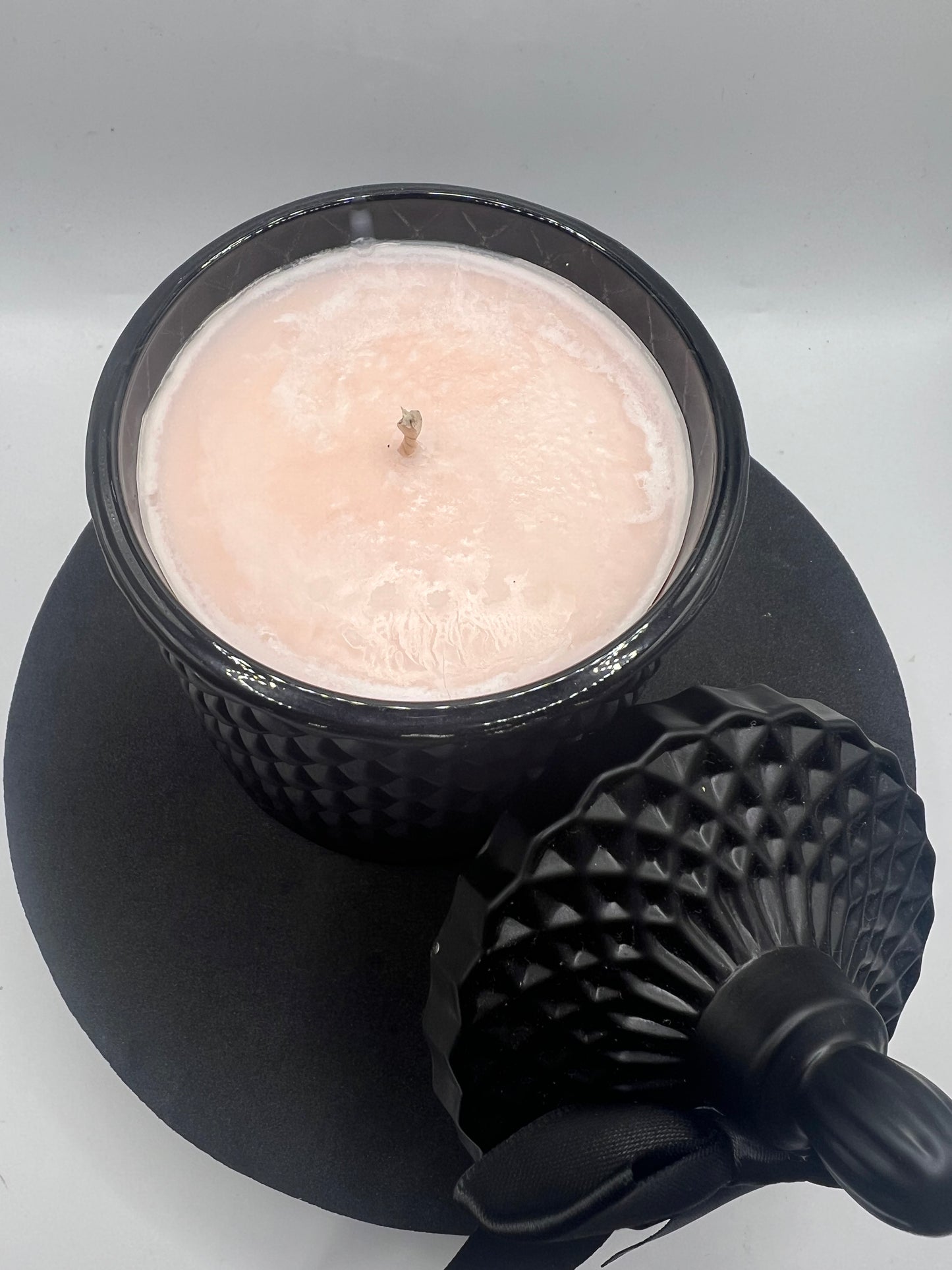 Geo XL Candle - Lenny Frosted Eucalyptus & Peony Blossom - 240g