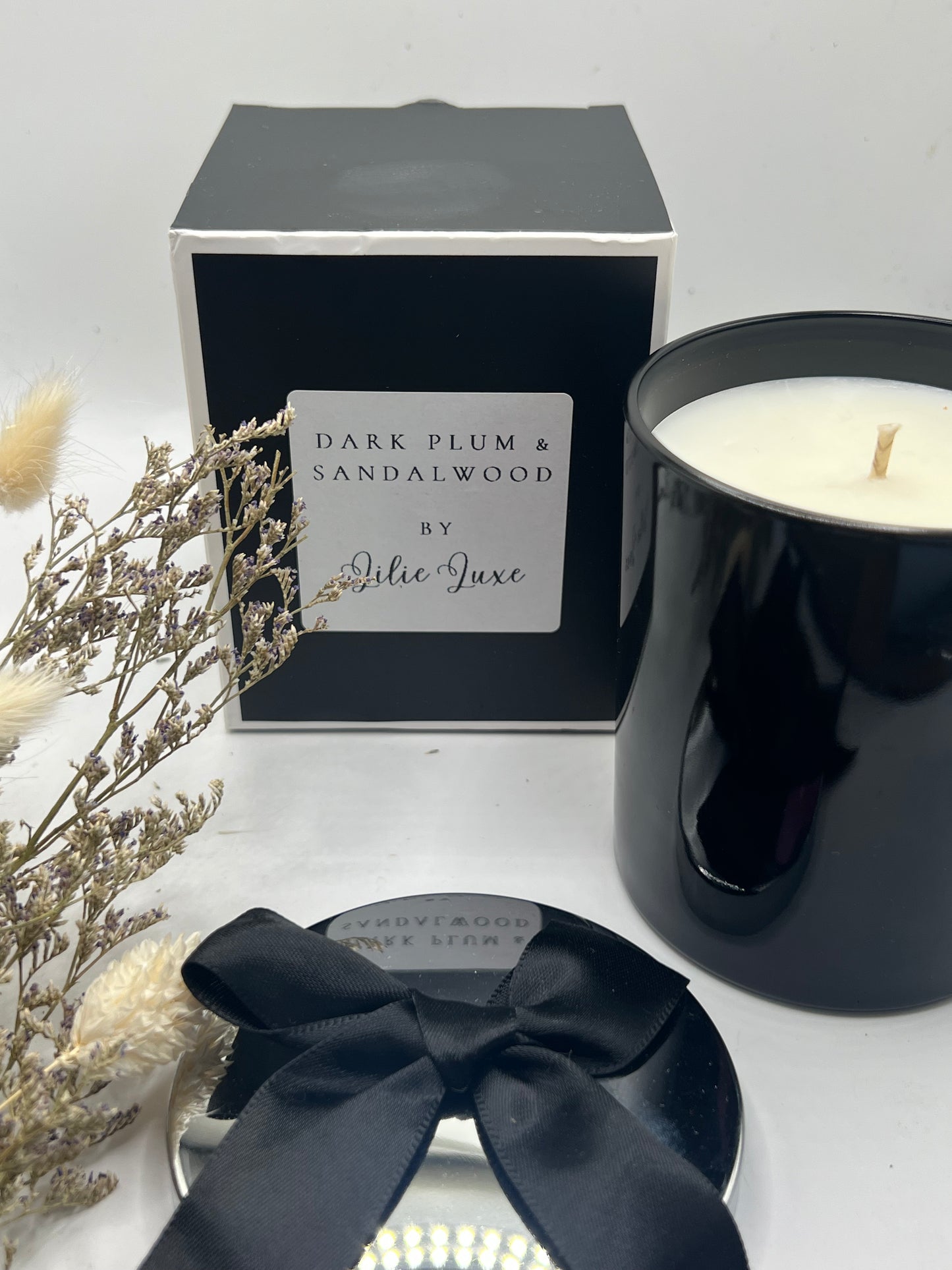 Lotti Dark Plum & Sandalwood 30cl Candle